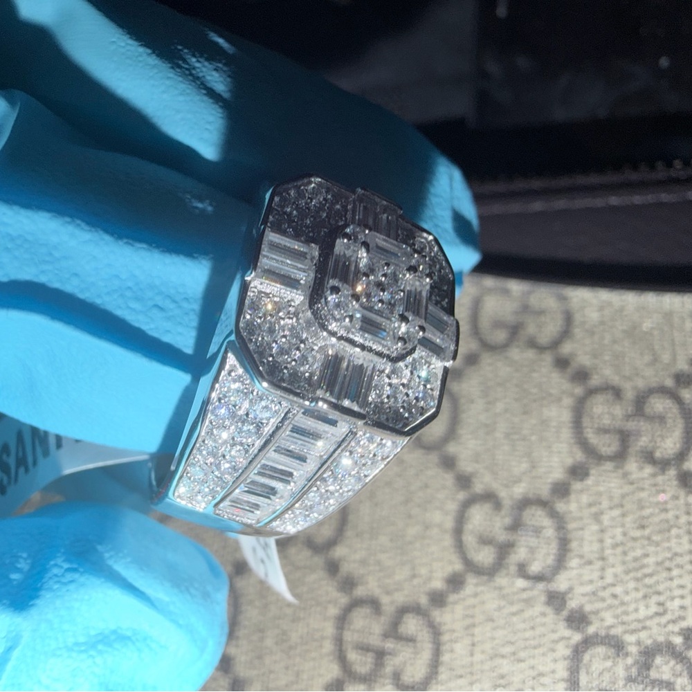 MOISSANITE
solid 925 SILVER 5.00CTW
$ 1300.00 size 12 - Picture 12 of 12
